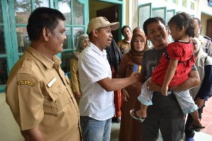 Pemerintah Rehabilitasi Ayah dan Anak yang terlantar di Bireuen