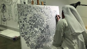 Seniman Qatar Yasser Al Mulla: Menggambar Kontroversi Sufi