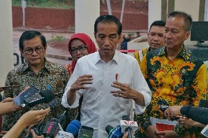 Presiden Jokowi : THR di Bagikan Jelang Hari Raya