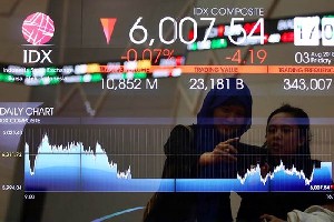 IHSG Ditutup Melemah 0,17%, Rupiah Lesu