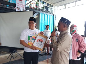 Suhaimi Hamid Serahkan Bungong Jaroe Berisi Proposal Untuk Sekjen TKN Jokowi-Ma',aruf.