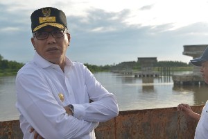 Plt Gubernur Nova Tinjau Jembatan Kilangan di Aceh Singkil