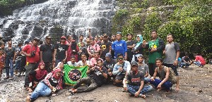 Komonitas Wisata Tuantapa Terobos Air Terjun Tangga 1000 Ie Jeureneh Trumon Aceh Selatan