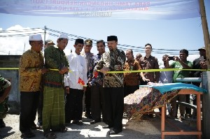 Mawardy Resmikan Jembatan Gampong Baro Kecamatan Mesjid Raya