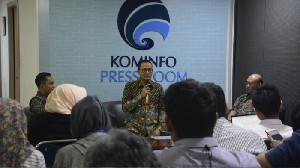 Kemeninfo Buat Layanan Chatbot Anti Hoaks