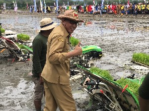 Produksi Gabah Surplus, Nova: Prestasi Yang  Layak Diapresiasi.