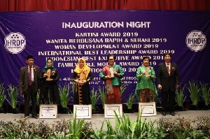 Rahmah Mawardi Raih Kartini Award 2019