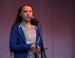 Aktivis Lingkungan Remaja Swedia Bergabung Bersama Pemrotes London