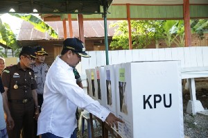 Bupati Aceh Besar Tinjau Kesiapan Tempat Pemungutan Suara (TPS) Pemilu 2019