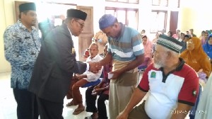 Jelang Meugang, 5.058 warga fakir miskin di Aceh Jaya terima zakat