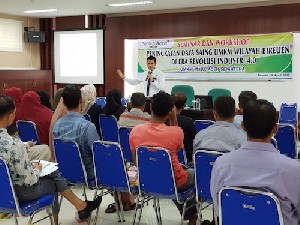 Pelaku Usaha di Bireuen Ikut Seminar Peningkatan Daya Saing UMKM