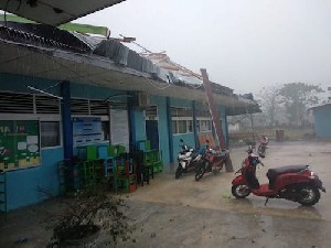 Angin Kencang Landa Bireuen, 3 Unit Rumah dan Satu Sekolah Alami Kerusakan