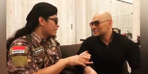 Masuk Islam, Begini Kedekatan Deddy Corbuzier Dengan Gus Miftah