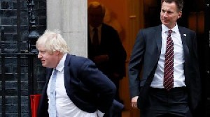 Hubungan Boris Johnson dengan Steve Bannon Terungkap