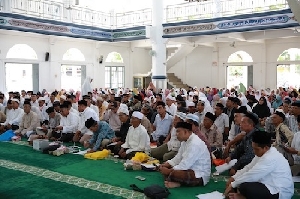 Waled Doakan Jamaah Menjadi Haji yang Mabrur