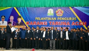 Plt Gubernur Lantik Pengurus Karang Taruna Aceh