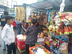 Idul Fitri, Berkah bagi Pedagang di Sekitar Mesjid Raya Baiturrahman