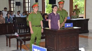Gegara Posting Anti Negara di FB, Aktivis Vietnam Dihukum Enam Tahun Penjara