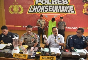 Polisi Geledah Pabrik Ekstasi Palsu di Sawang