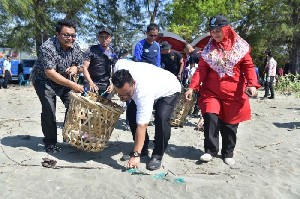 Pemerintah Aceh Kampanyekan Pengurangan Penggunaan Sampah Plastik