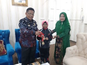 Wali Kota Minta Hailie Jade Alaina Harumkan Nama Aceh di Tingkat Nasional