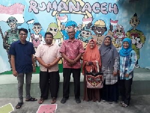 Penulis 44 Buku dalam Setahun Kunjungi PKBM RUMAN Aceh