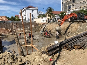 Melihat dari Dekat Pembangunan Waduk Raksasa PDAM Tirta Daroy di Taman Sari