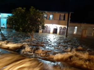 Ratusan Warga Desa Jambo Dalem Mengungsi Akibat Banjir Bandang