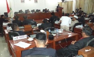 2 Triliun Lebih APBK-P Bireuen Disahkan