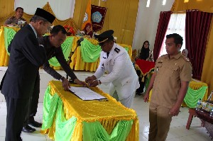 Bupati Mursil Pimpin Sertijab Dua Camat