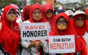 Mendikbud Dorong Sekolah tak Angkat Guru Honorer Lagi