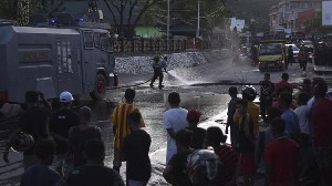 Aksi di Jayapura, Toko dan Sekolah Tutup, Polisi Tertembak