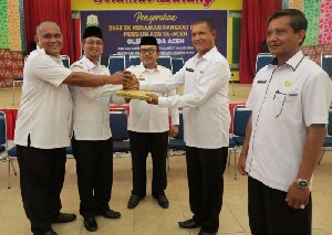 Sekda Aceh Serahkan 230 SK Kenaikan Pangkat Guru dan Tenaga Kesehatan