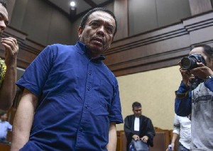 Irwandi Yusuf Resmi diberhentikan Sementara Dari Gubernur Aceh