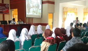 Kesbangpol Kabupaten Bener Meriah Gelar Sosialisasi Bahaya Narkoba Bagi Pelajar SMA