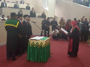 Farid Nyak Umar Dilantik Jadi Ketua DPR Kota Banda Aceh 2019-2024