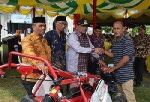 Bupati BireuenÂ Minta Para Camat Aktifkan Gotong Royong