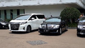 Menhan Prabowo Ngantor Tak Pakai Mobil Dinas, Ini Alasannya