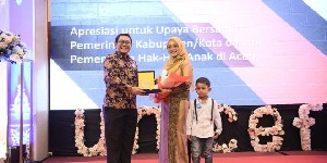 Dyah Erti Idawati Terima Penghargaan Perempuan Inspiratif dari UNICEF