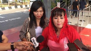 Menuding Kasus Novel Direkayasa, Dewi Tanjung Dipolisikan