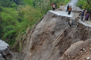 Cuaca Ekstrem Musim Pancaroba November, BMKG: Aceh Potensi Longsor