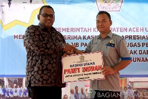 Bayar Pajak Tepat Waktu, Wabup Aceh Utara Berikan Hadiah untuk 21 Warga dan 100 Gampong