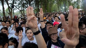 Ribuan Orang 'Lari Melawan Kediktatoran' di Thailand