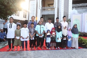 Walikota Banda Aceh Serahkan Santunan Anak Yatim
