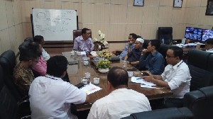 DPRA Tinjau Posko Informasi Warga Aceh di Dinsos