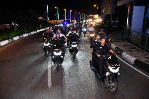 Pantau Suasana Tahun Baru, Walikota Banda Aceb Patroli Naik Motor