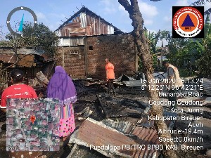 Satu Unit Rumah Berkontruksi Kayu Terbakar di Bireun
