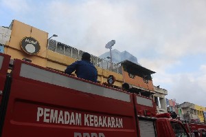 Kebakaran di Simpang Lima Banda Aceh, 8 Unit Damkar Dikerahkan