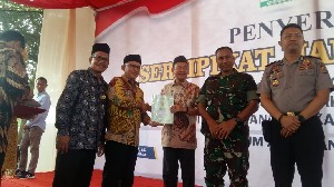 BPN Aceh Tamiang Serahkan Sertifikat Tanah ke Masyarakat
